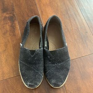 Women’s Toms slip-on flats